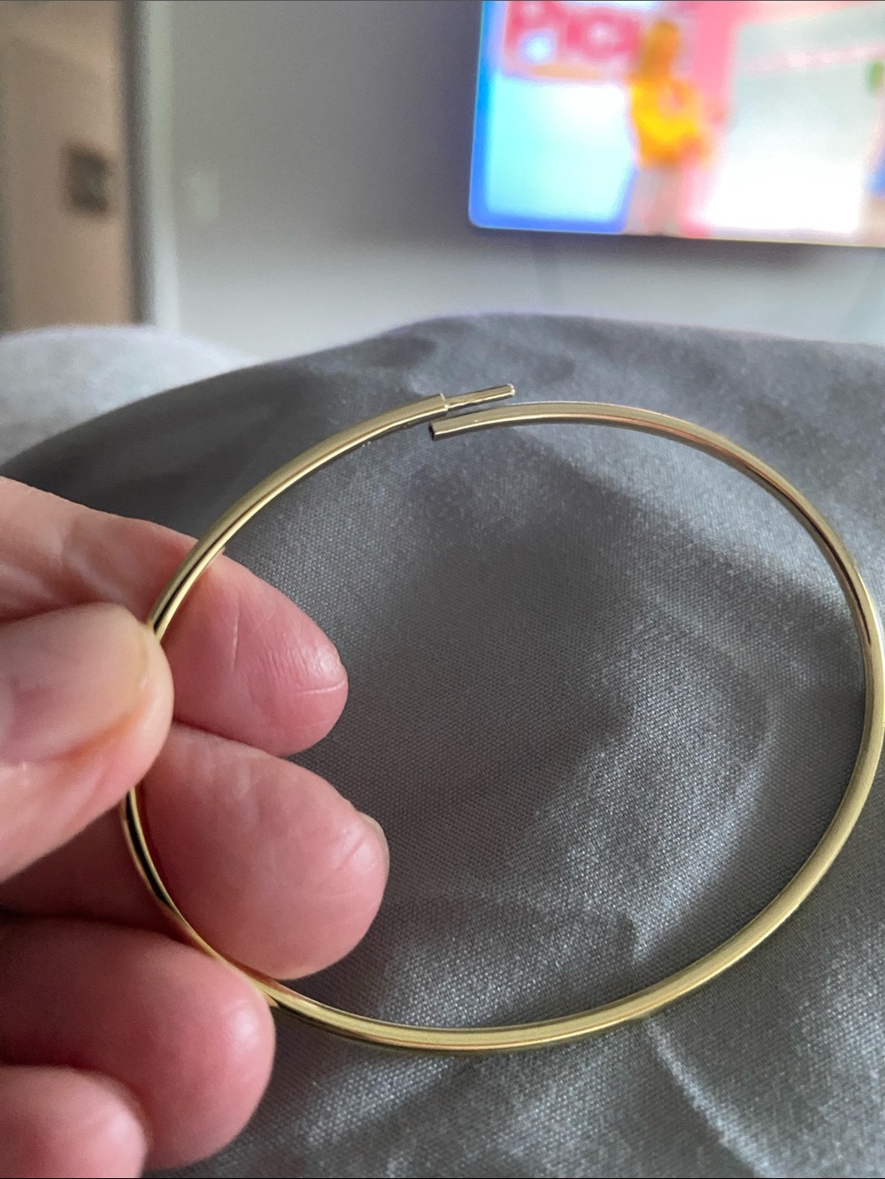 Ana Luisa gold tone 2 mm bangle bracelet 
New without tags
Excellent condition